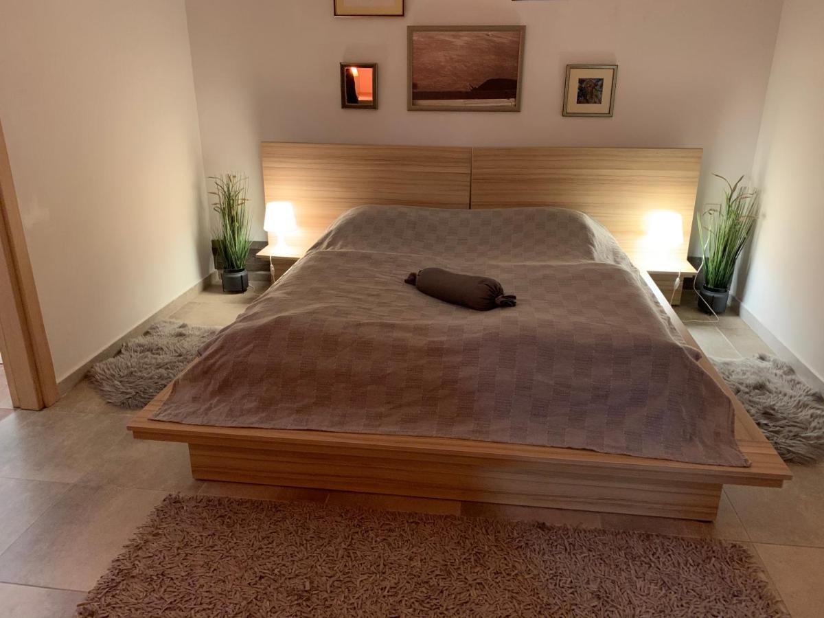 A6 Apartment